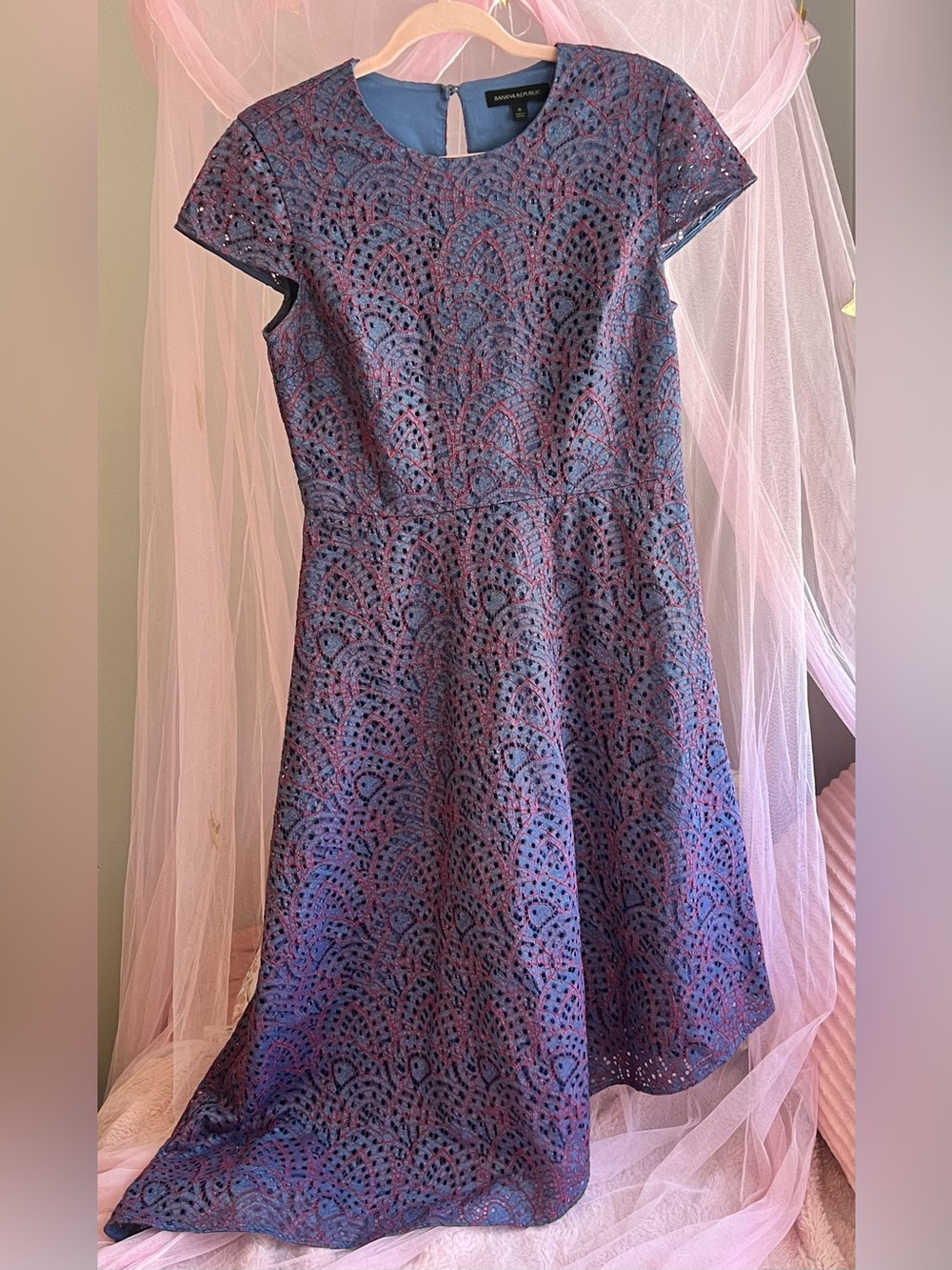 💒 Banana Republic Eyelet Lace Dress w. Asymmetrical Hem | Size 6 | EUC